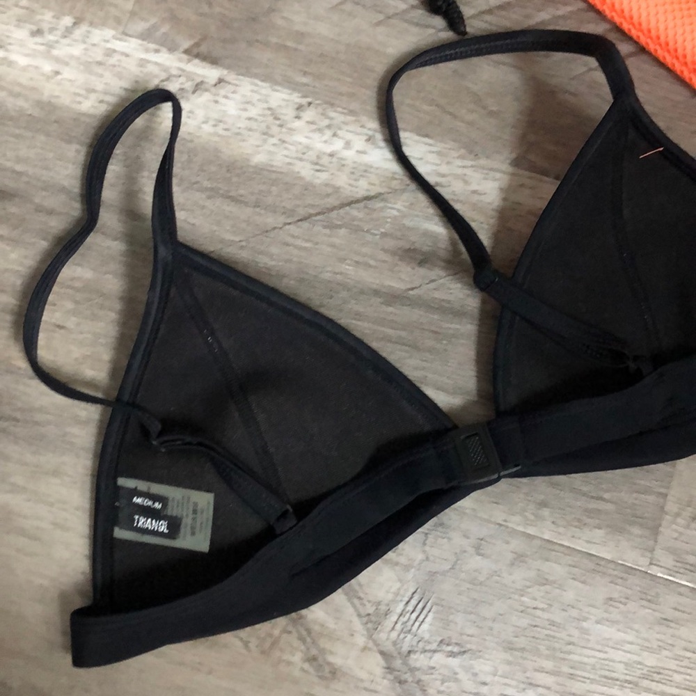 Bikini - Picture 4 of 5